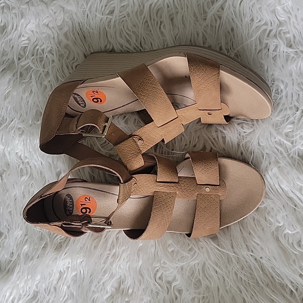 Dr Scholls wedge sandals nude